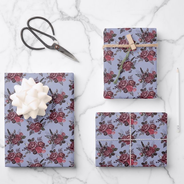 Burgundy Floral Bouquet auf Gray Blue Geschenkpapier Set (Vorderseite)