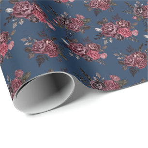 Burgundy Floral Bouquet auf Preußen Blue Geschenkpapier