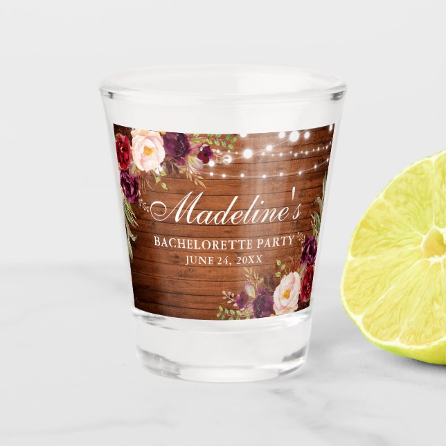 Burgundy Floral Wood Lights Junggeselinnen-Abschie Schnapsglas (Vorderseite)