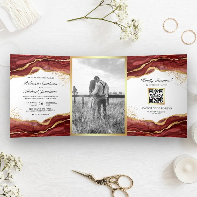 Burgundy Gold Abstrakt Tinte QR Code Wedding Dreifach Gefaltete Einladung (Von Creator hochgeladen)