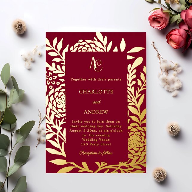 Burgundy gold botanical monogram luxury wedding folieneinladung (Von Creator hochgeladen)