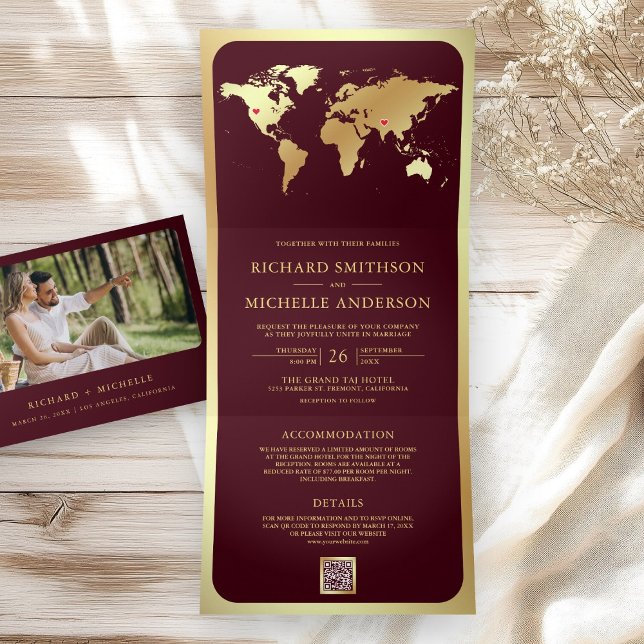 Burgundy Gold World Map QR Code Photo Wedding Dreifach Gefaltete Einladung (Von Creator hochgeladen)