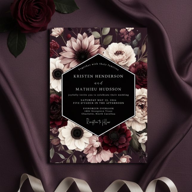 Burgundy Gothic Bloom Wedding Einladung (Von Creator hochgeladen)