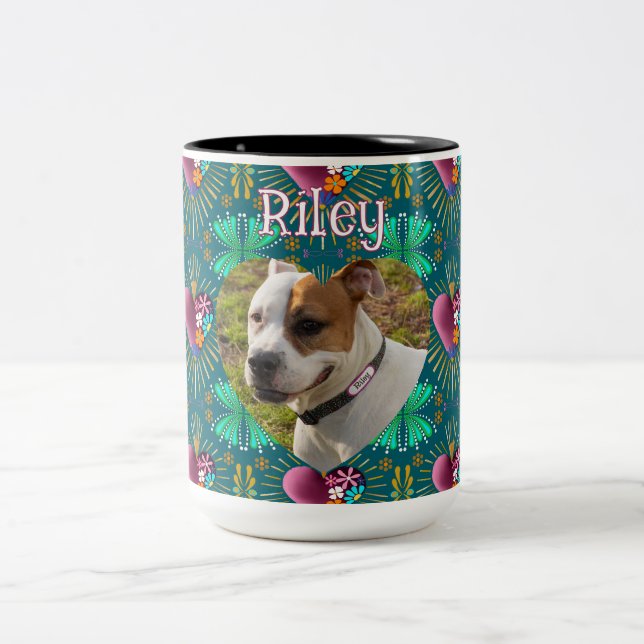 Burgundy heart with flowers and golden rays  zweifarbige tasse (Mittel)