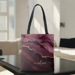 Burgundy Lila Agate Geode Gold Monogram<br><div class="desc">Burgundy - Lila und goldene Foil Agate Geode Monogram Schöne elegante Script Name Book Bag. Das macht das perfekte süße 16, 13, 15, 16, 18, 21., 30., 40., 50., 60., 70., 80., 90., 100. Geburtstag, Hochzeit, Brautparty, Jubiläum, Babydusche, Abschluss oder Junggeselinnen-Abschied Geschenk für jemanden, der sie dekoriert Zimmer in modernem...</div>