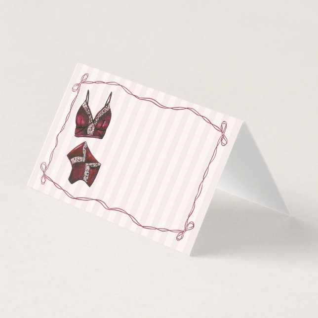 Burgundy Lingerie Shower Place Card Table Decor (Vorderseite)