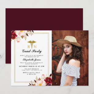 Burgundy Marsala Blumenschule Abschluss Einladung