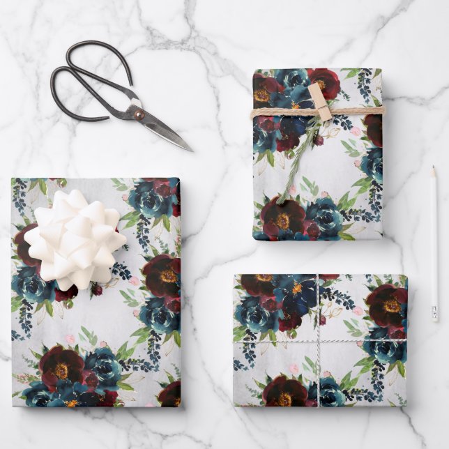 Burgundy Navy Peony & Rose Bouquet Geschenkpapier Set (Vorderseite)