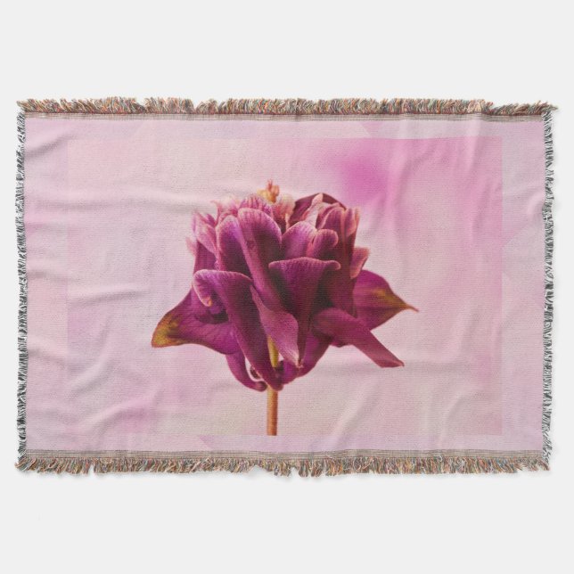 Burgundy Pink Columbine Decke (Vorderseite)