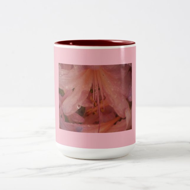 Burgundy Pink Lily Zweifarbige Tasse (Mittel)
