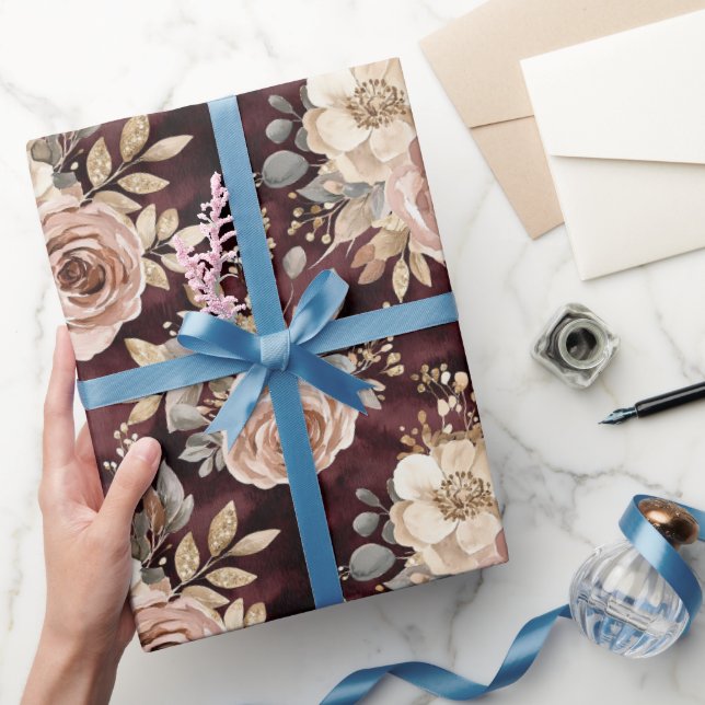 Burgundy Red Blush Floral Wedding Geschenkpapier (Schenken)