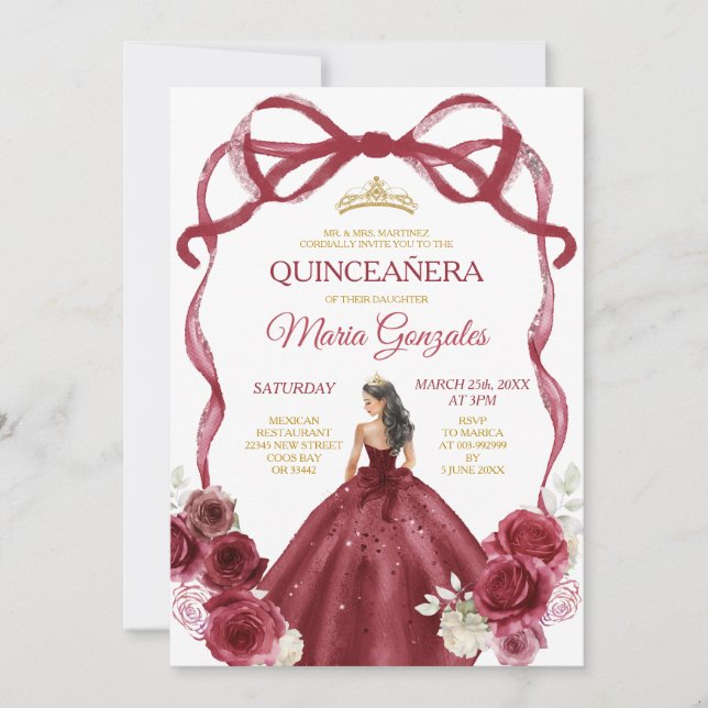 Burgundy Red Bow Princess Gold Crown Quinceañera Einladung (Vorderseite)