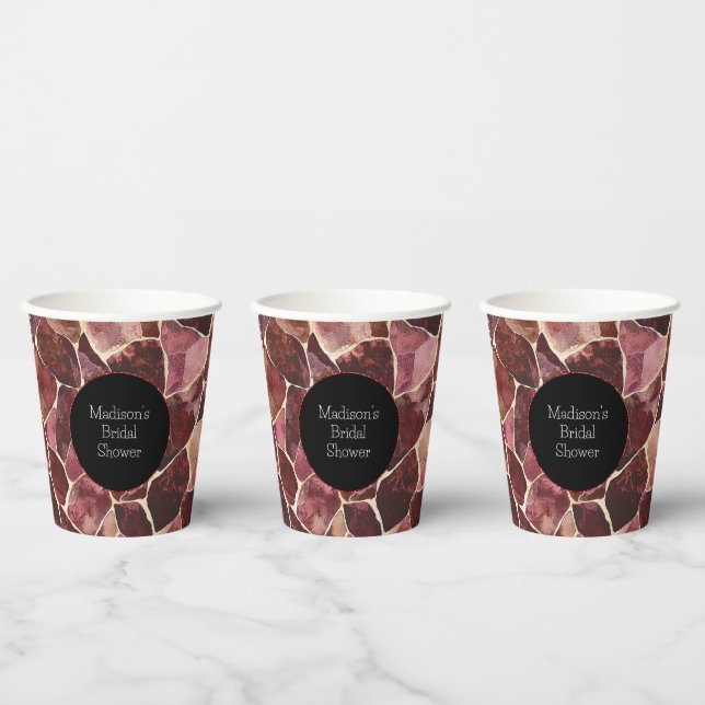 Burgundy Red Chic Abstraktes Brautparty Pappbecher (Multi)