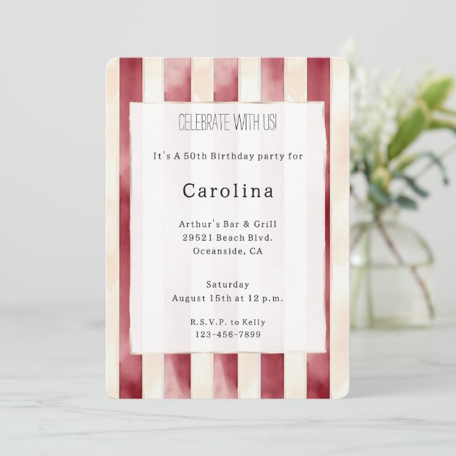 Burgundy Red Cream 50. Geburtstag Einladung (Stehend Vorderseite)
