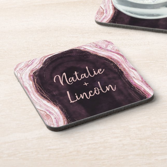 Burgundy & Rose Gold Geode Agate Wedding Monogram Getränkeuntersetzer (Linke Seite)