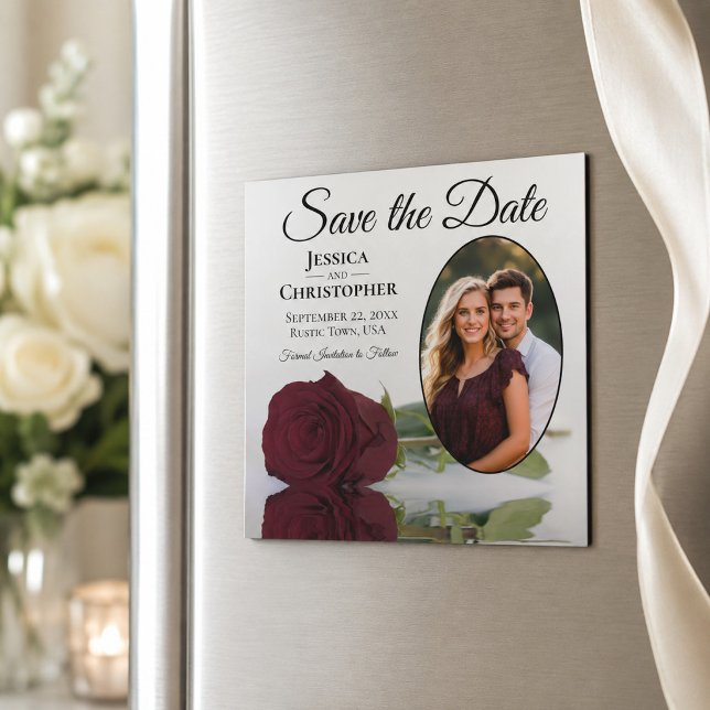 Burgundy Rose Wedding Save the Date Foto Magnet (Von Creator hochgeladen)