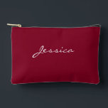 Burgundy Script Minimal Modern Travel Cosmetic Zubehörtasche<br><div class="desc">Burgundy Script Minimal Modern Travel Cosmetic Accessory Pouch verfügt über einen soliden bordeauxfarbenen Hintergrund mit einem eleganten weißen Skriptnamen, der auf der Vorderseite personalisiert ist. Das minimalistische Design bietet eine stilvolle und praktische Möglichkeit, Ihre Essenzen zu organisieren, sei es für Kosmetik, Make-up oder kleine Reiseartikel. Die moderne, elegante Ästhetik macht...</div>