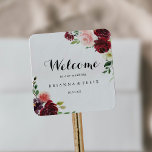 Burgundy Spring Floral Calligraphy Wedding Willkom Quadratischer Aufkleber<br><div class="desc">Dieser bordeauxrote Frühlingsblumenkalligrafie-Begrüßungsaufkleber ist perfekt für eine moderne Hochzeit. Die handbemalte Einrichtung besteht aus grünen Blätter,  blendend rosa,  rot,  lila,  rot,  weiß und bordeauxfarbenen Rose,  die in kleinen niedlichen Bouquets gepflegt sind. Diese Labels eignen sich perfekt für Begrüßungstaschen und Hochzeiten in Urlaubsort.</div>