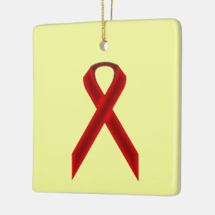 Burgundy Standard Ribbon von Kenneth Yoncich Keramikornament