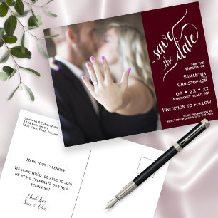 Burgundy Wedding Save the Date Foto & Kalligrafie Ankündigungspostkarte