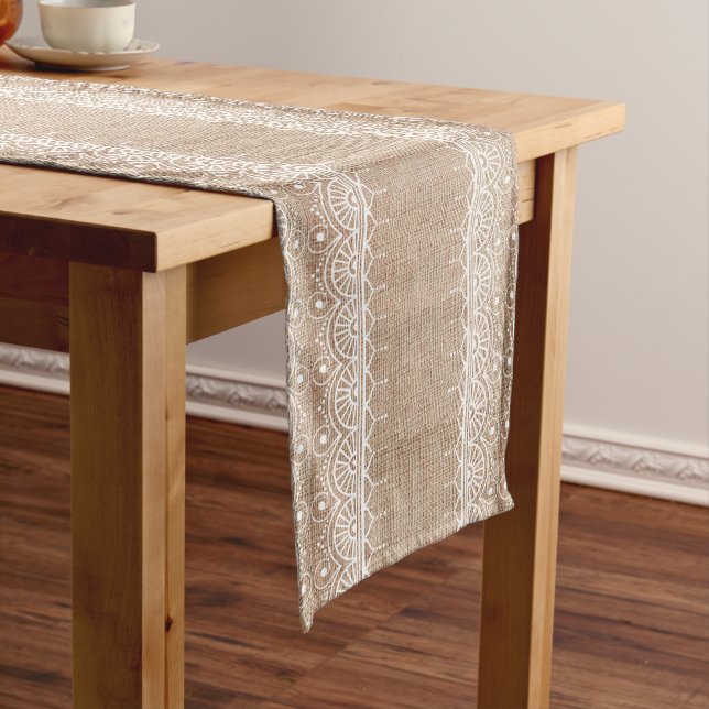 Burlap und White Lace Print Long Table Runner Großer Tischläufer (Beispiel)