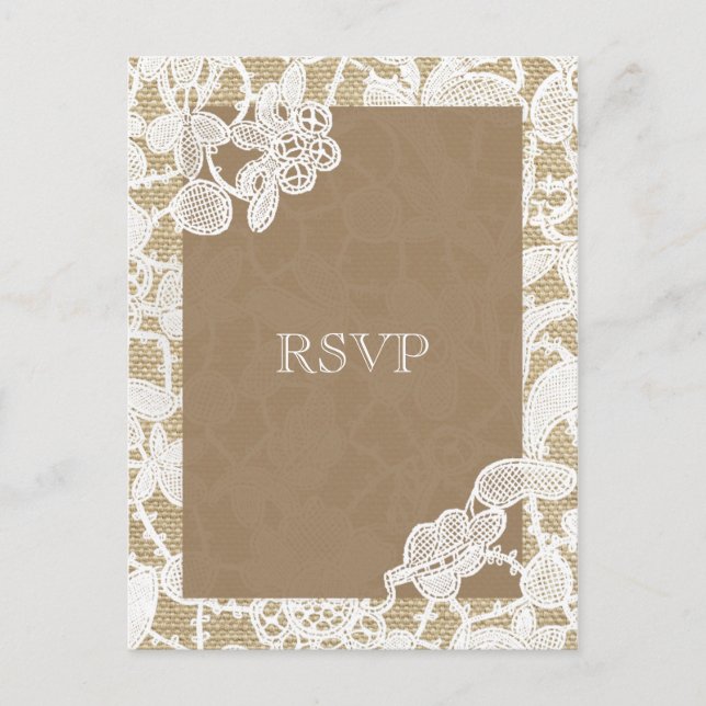 Burlap & White Floral Lace Rustic Wedding RSVP Einladungspostkarte (Vorderseite)
