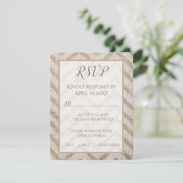 Burlap Zickzack Wedding RSVP Card (Stehend Vorderseite)