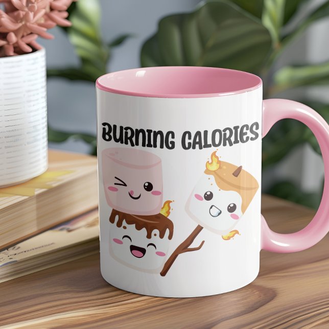 Burning Calories Marshmallow Meme Tasse ( No need to be “mallow-dramatic”. This fantastic mug features some serious eye candy.)