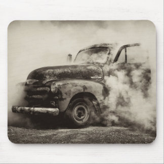 Burnout-Gruben-Vintager LKW Mousepad