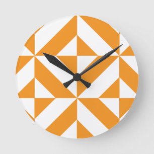 Burnt Orange Geometric Deco Cube Pattern Runde Wanduhr