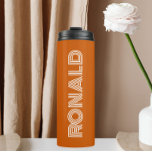 Burnt Orange Moderne Typografie Personalisiert Nam Thermosbecher<br><div class="desc">Behalt warme und kalte Getränke mit diesem trendigen,  isolierten Thermalwäscher,  der eine verbrannte Orangenfarbe ist,  mit dem Namen,  der in weißer,  moderner Typografie gedruckt wurde. Bearbeiten Sie Ihren Thermalwäscher und ersetzen Sie den Namen mit dem gewünschten Namen. Ideal für ein Geburtstagsgeschenk,  Hochzeitsgeschenk,  Trauzeuge,  etc.</div>