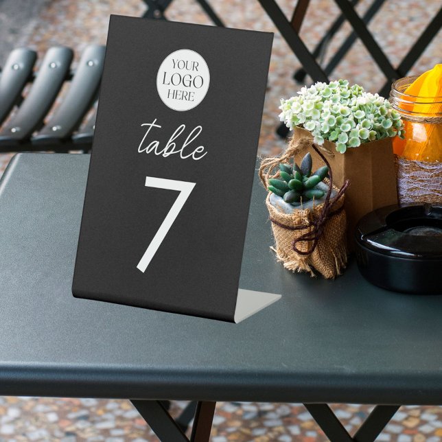 Business Logo Modern Minimalist Table Number Sockelschild (In situ)