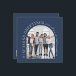 Business Modern Arch Foto Weihnachtsnachtsnacht bl Feiertagskarte<br><div class="desc">Moderne minimale Grafik abstrakte Form Foto Jahreszeiten Gruß Weihnachten Corporate Marine blauen Business-Urlaubskarte. Kühne auf Trend-Design. Teil einer Ferienkollektion.</div>