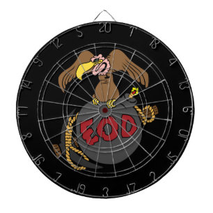 Bussard-Bombe und Auswahl Dartscheibe