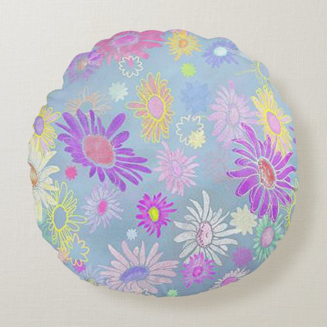 Bustling Daisies Indoor/Outdoor Round Throw Kissen (Vorderseite)