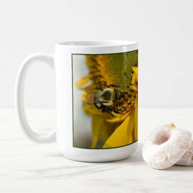 Busy Bee on a Sunflower Kaffeetasse (Mit Donut)