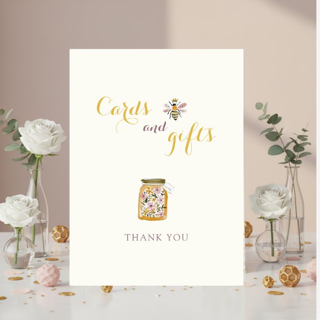 Butter Yellow She Found Her Honey Bee Bridal Party Sockelschild (Von Creator hochgeladen)