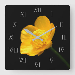 Buttercup Flower Grey Roman Script Num wc Quadratische Wanduhr