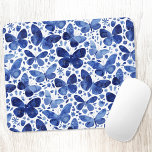 Butterfisch Watercolor Blue Mousepad<br><div class="desc">Indigoblau-weiße Schmetterlingsfarbe.</div>