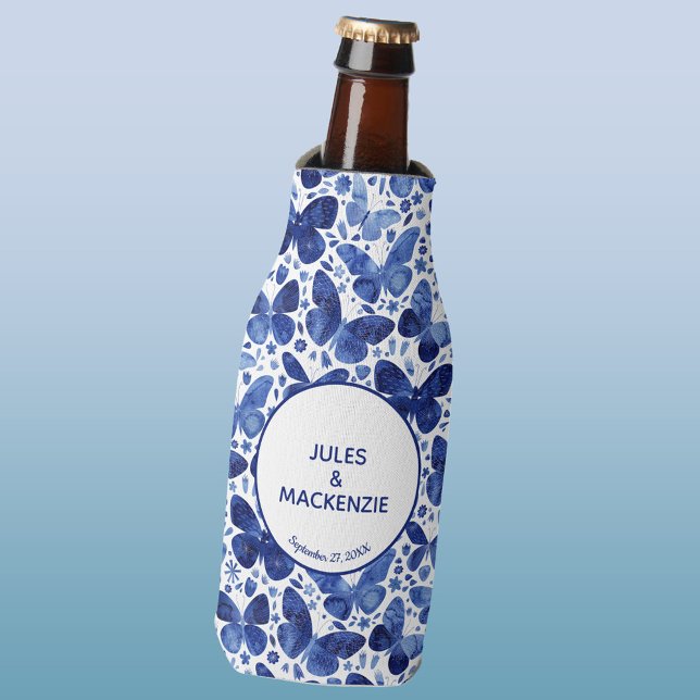 Butterfliegen Watercolor Blue Modern Boho Wedding Flaschenkühler (Blue white watercolor butterfly pattern bride groom name persoanlized date bottle cooler)