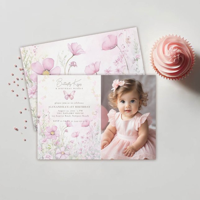 Butterfly Kisses Wildblumen Foto 1. Geburtstag Einladung (butterfly kisses birthday wishes pink wild flowers garden 1st birthday girl photo invitation)