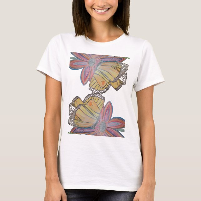 Butterfly landing on flower beautiful T-Shirt (Vorderseite)