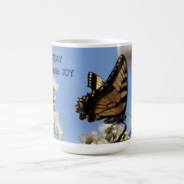 Butterfly on Floral: Heute wähle ich Joy Kaffeetasse (Mittel)