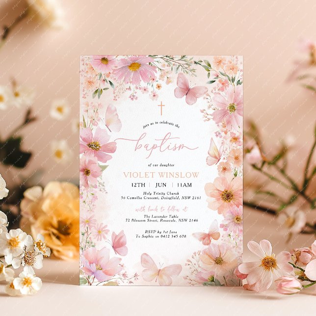 Butterfly Taufe Floral Pink Peach Girl Einladung (Pink Peach Floral Baptism Invitation. Pretty floral Christening invitation with flowers & butterfly)