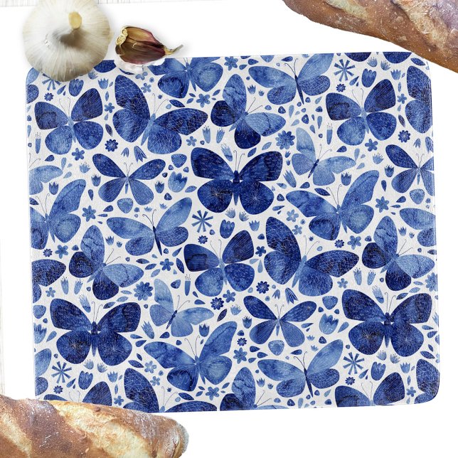 Butterfly Wasserfarbe Blau und Weiß Schneidebrett (Blue and white watercolor butterfly pattern art cutting board)