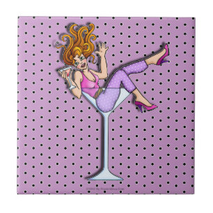 Button-Oben Mädchen in einer Glas (roten) Fliese