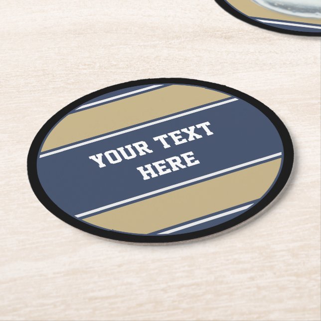 BUTTON ROUND Streifen blau beige grau + Ihr Text Runder Pappuntersetzer (Angewinkelt)