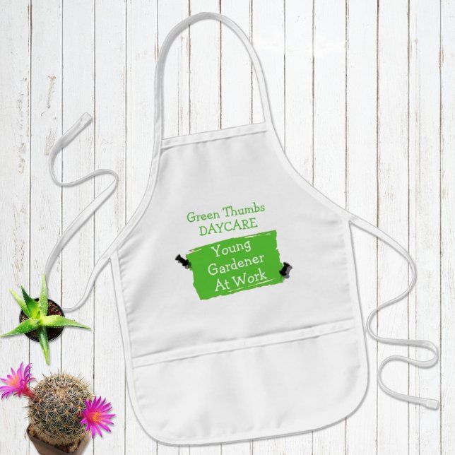Buttone für die Gestaltung von "Custom Daycare Art Kinderschürze (Try to keep the kids clothes clean with a fun personalized apron in one of three colors. )