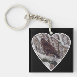 Buzzard auf der Snowy Branch im Herzen Schlüsselanhänger