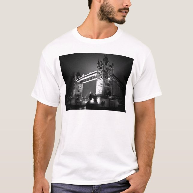 BW Black & White London Tower Bridge T-Shirt (Vorderseite)